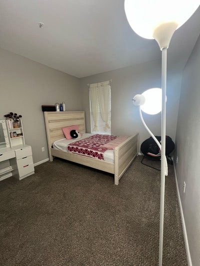 Roommate wanted Main Photo