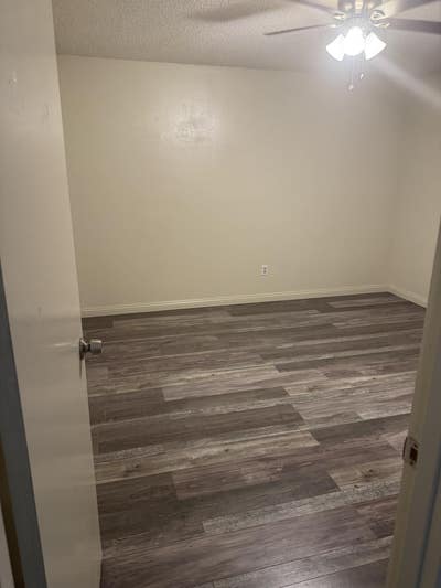 Room for rent for female roommate  Main Photo