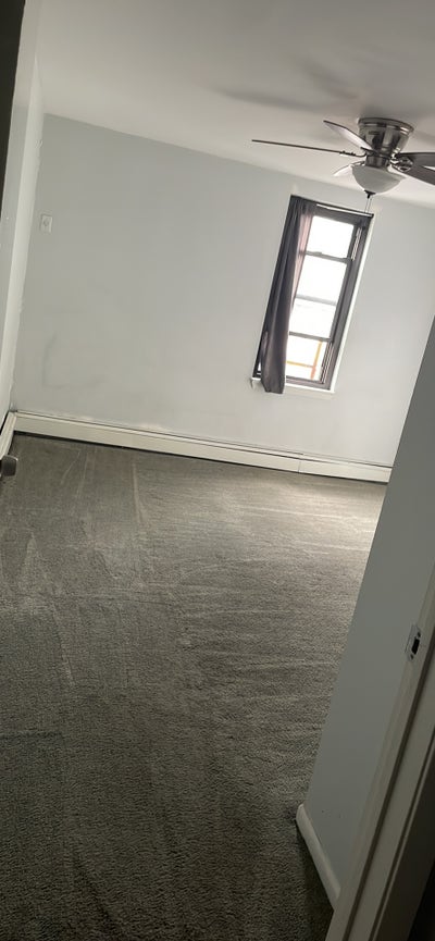 900 wifi laundry room included Main Photo