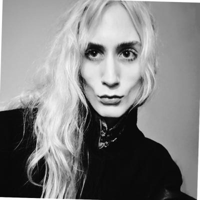 26 F Professional / Artist Seeking Room for Rent Main Photo