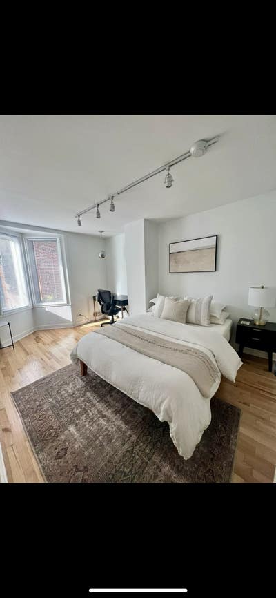 Spacious room available in Lincoln Park! Main Photo