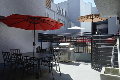 Private Room / Bath in NOHO Arts District Main Photo