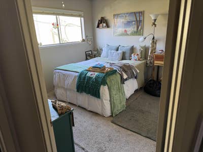 Townhouse-style Rooms for Rent Main Photo