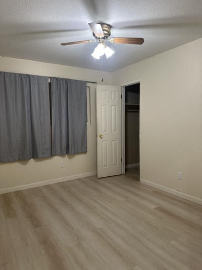Affordable price/friendly,respectful,quiet roomat  Main Photo
