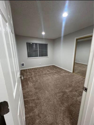 Private Room for Rent  Main Photo