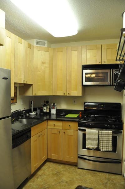 Jr. 1 Bedroom at the SW Waterfront$month square fe Main Photo