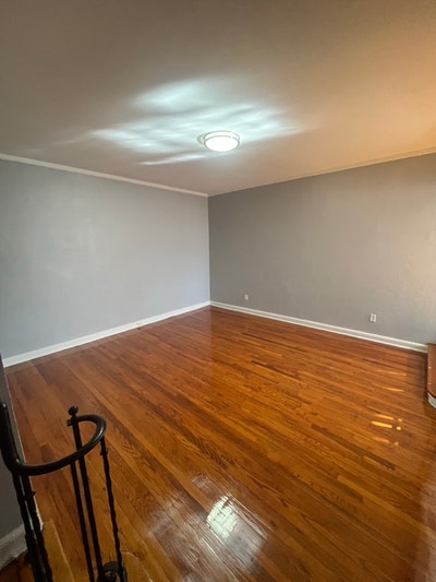 Beautiful One Bedroom Apartment Available In East  Main Photo