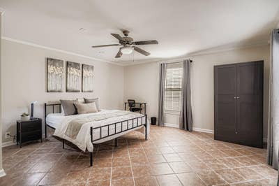  Modern Comfort Meets Affordable Luxury — Your Dre Main Photo