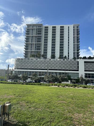 Beautiful apartment in Miami Design District Main Photo