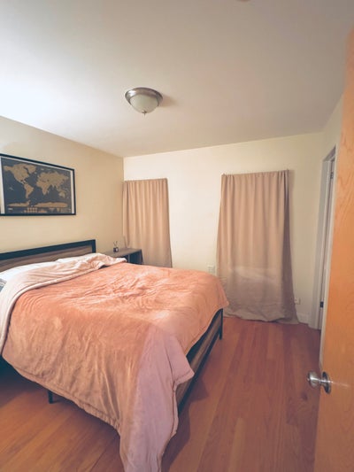 1 Room with Walk in Closet in Updated Apartment Main Photo