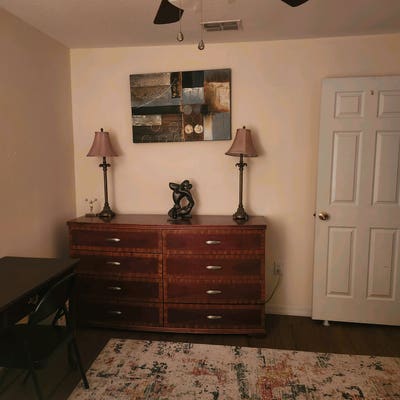 Room with private bath for rent  Main Photo