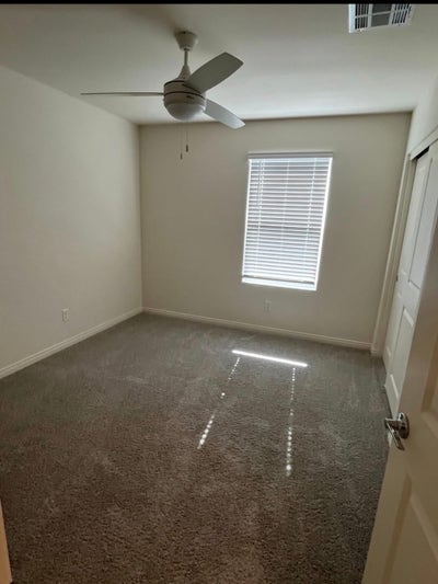 Looking to rent 1 room to female roommate Main Photo