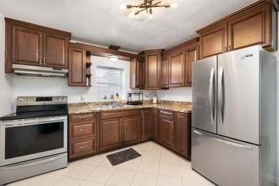  Beautifully Updated Home | Clean, Safe, and Profe Main Photo