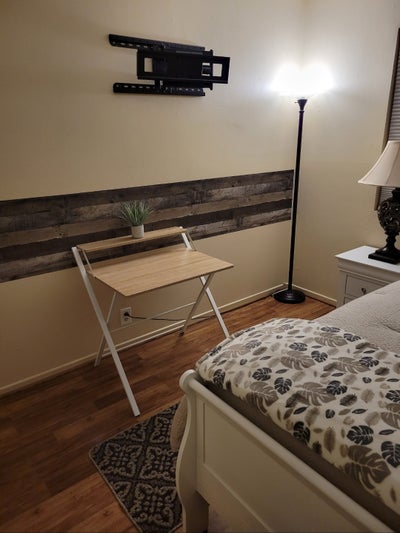 Furnished room and private bathroom for rent in Main Photo