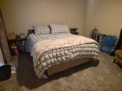 Comfortable room for rent in house DNT/Frankford Main Photo