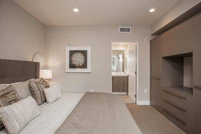 Great space in modern apt to share Main Photo