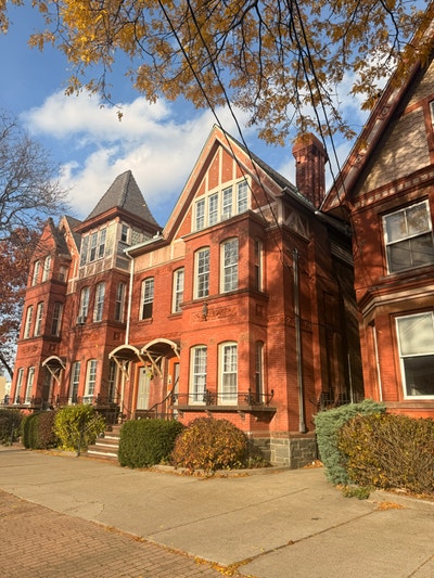 Studio & 1 Bedrooms Available!!! Main Photo