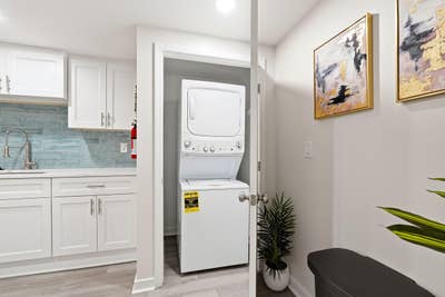  Modern & Spacious Home: Fully Furnished, Comfy Sh Main Photo
