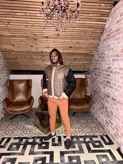 Content Creator/Day Trader Seeking Large Room Main Photo