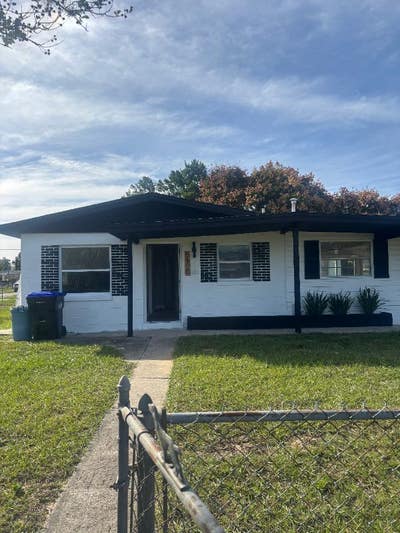 Newly Remodeled Co_living Residence_Available 025  Main Photo