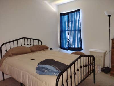 Professional Roomate to Share Townhouse Main Photo