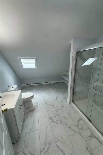 Private room for rent with walk in closet  Main Photo