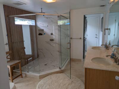 Pool home to share Main Photo