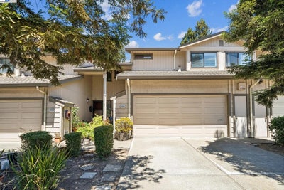  Downtown Hayward California Spare Room For Rent  Main Photo