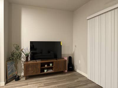 Looking to tranfer lease in a brand new apartment Main Photo