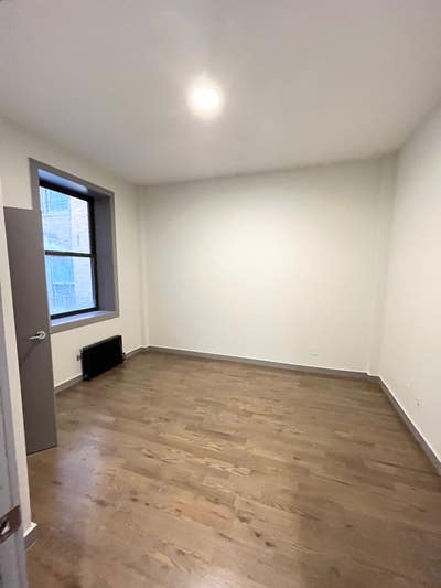📍 700 W 175 St | Room in Duplex Apartment  Main Photo