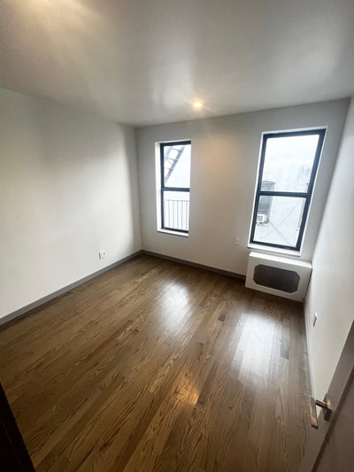 600 W 150 St Two Rooms Left (Sunny Rooms )  Main Photo