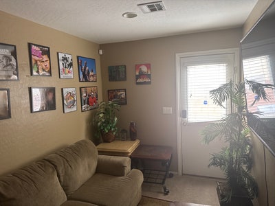 Large room available (peaceful home) Main Photo