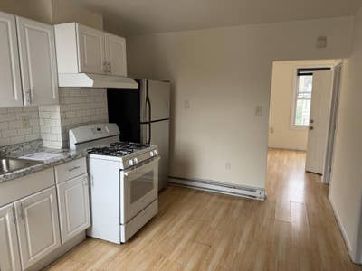 Rooms in Paterson Home for Rent Main Photo