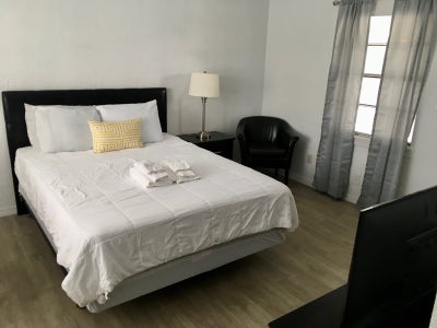 Studio 1 Bath Apartment Victoria Park  Main Photo