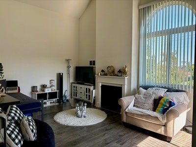 Looking for a roommate Main Photo