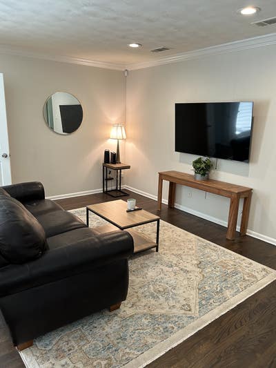 Private Room w/ Ensuite Main Photo