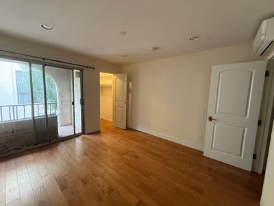 Private Room and Bathroom in shared 2 bedroom apt Main Photo