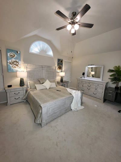 Master bedroom  Main Photo