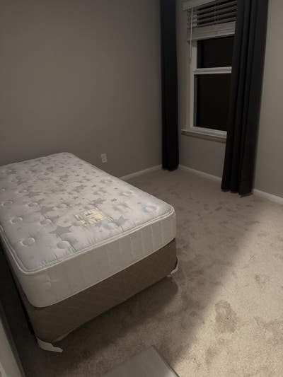 Independent room with private wet bar Main Photo