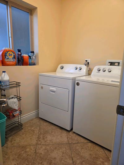 Room with private bath Main Photo