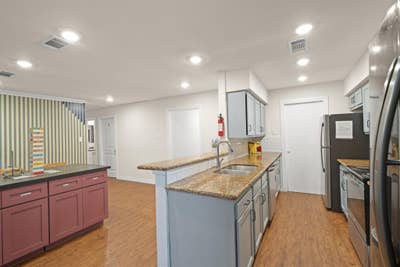  $Week  Private Room in Northeast Houston | All Ut Main Photo