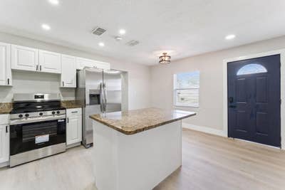  Charming Eatonville Living — Easy, Cozy, Convenie Main Photo