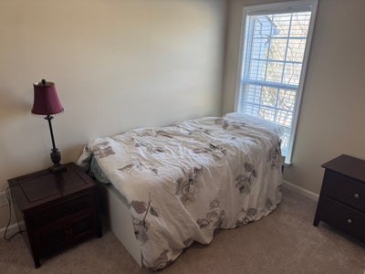 Father living with daughter have room available  Main Photo