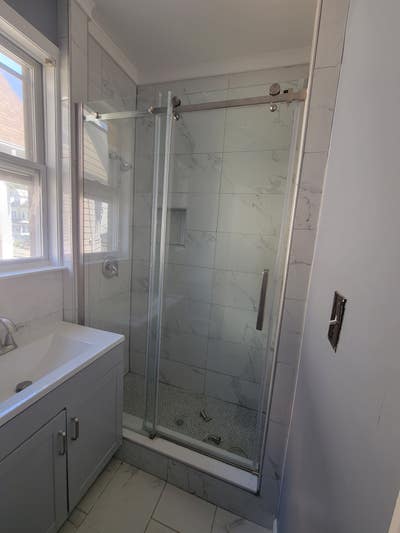 Room for rent! Newly remodeled home. It offers one Main Photo