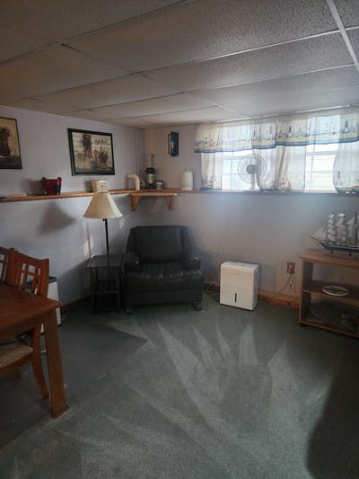 Large furnished room Main Photo