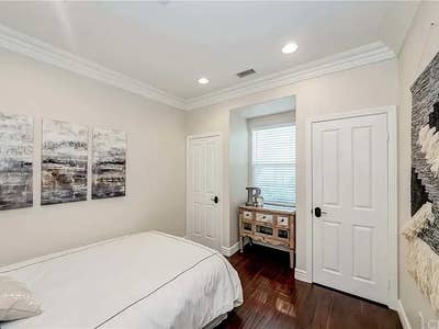 Room for Rent in gated upscale neighborhood Main Photo