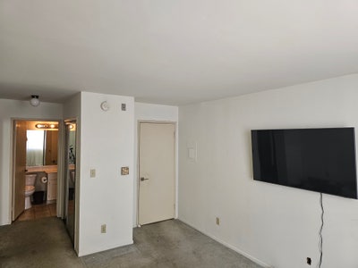 Luxury Private Huge Room w/ Private Bath CC WLA Main Photo