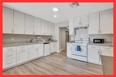  HighQuality South Mountain Home | Free Laundry •  Main Photo