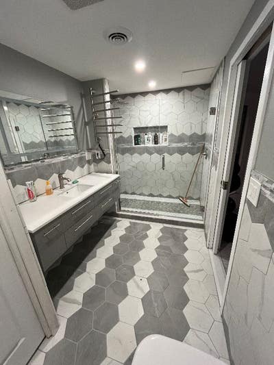 Condo bright walk out basement 2 rooms private ba Main Photo