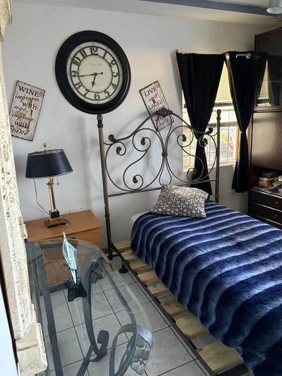 Room available Main Photo